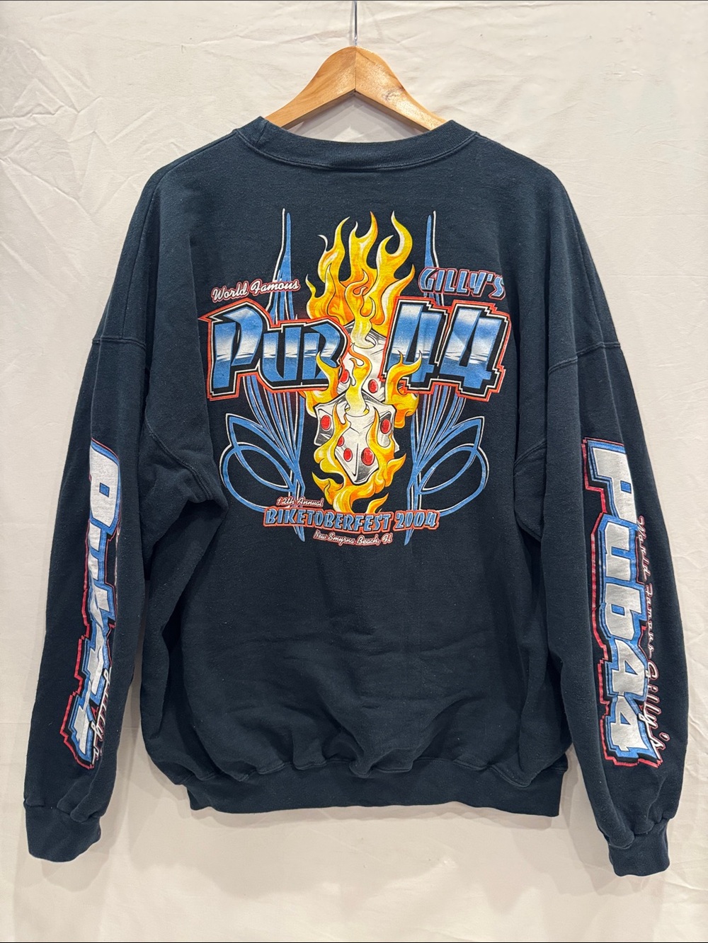 Vtg GILLY'S PUB 44 12TH Annual Biketoberfest 2004 New Smyrna Jensen T long shirt